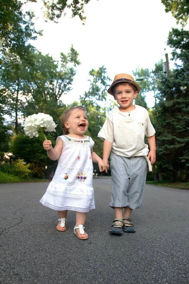 Children during an outdoor family session